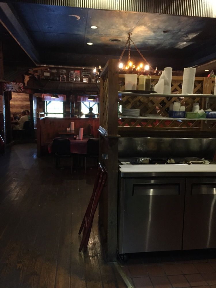 Full Service Restaurant Real Estate in North Alabama on Major Artery: 2940 Veterans Dr, Scottsboro, AL 35769